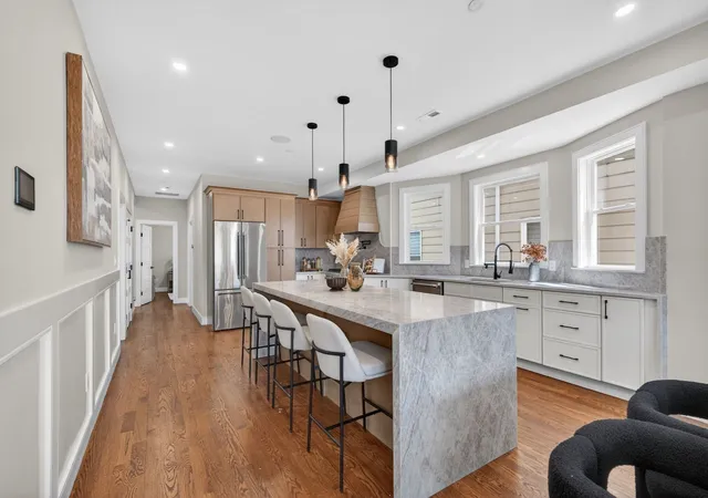 Listing Photo 4 - Condo for sale in building located at 557 Somerville Ave, Somerville, MA 02143 - Unit #2