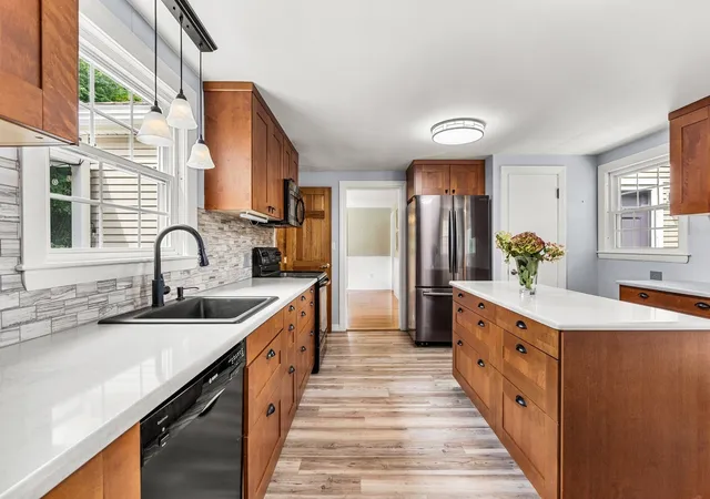 Photo 3 of Sale Pending at 90 Village St, Marblehead, MA 01945 | MLS# 73572985 | Listing updated on 2026-09-28