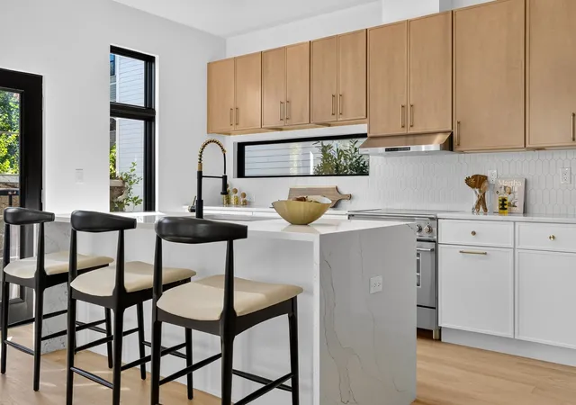 Photo 3 of Condo for sale at 15 Clyde St #R, Somerville, MA 02145 | MLS# 73588587 | Listing updated on 2026-10-12
