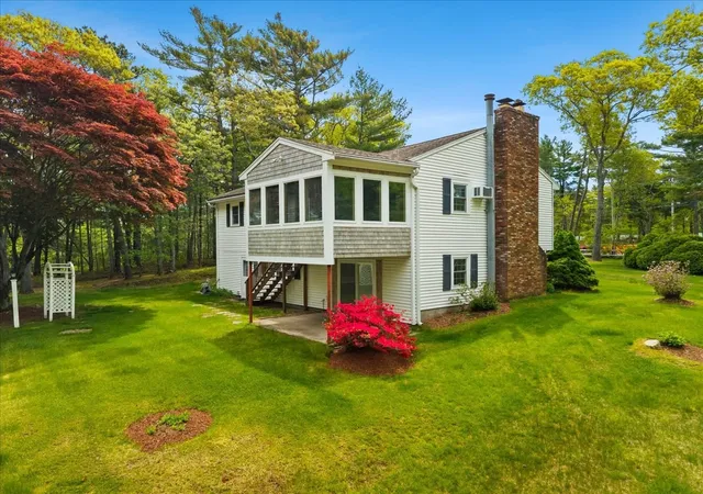 Photo 2 of Single family home for sale at 391 Scenic Hwy, Buzzards Bay, MA 02532 | MLS# 73575762 | Listing updated on 2026-10-09