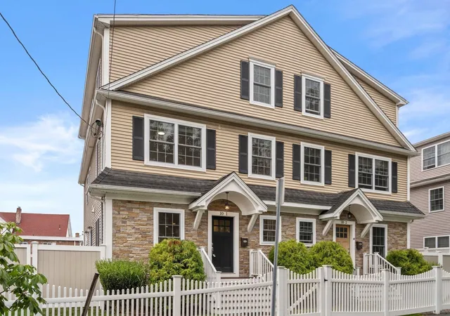 Listing Photo 4 - Condo for sale in building located at 10 Gale St, Waltham, MA 02453 - Unit #1