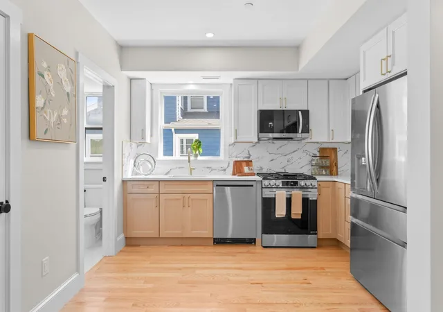 Photo 3 of Condo for sale at 194 Washington Ave #2, Winthrop, MA 02152 | MLS# 73575711 | Listing updated on 2026-09-14