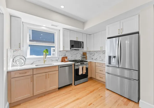 Photo 3 of Condo for sale at 194 Washington Ave #2, Winthrop, MA 02152 | MLS# 73575711 | Listing updated on 2026-09-14
