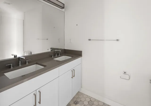 Listing Photo 5 - Condo for sale in building located at 1650 Commonwealth Ave, Brighton, MA 02135 - Unit #204