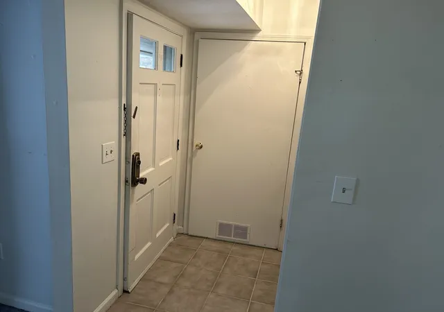 Listing Photo 5 - Condo for sale in building located at 40 Halifax, Springfield, MA 01108 - Unit #E