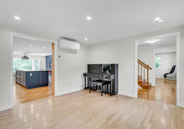 Photo 3 of Mansion for sale at 1 Maureen Rd, Lexington, MA 02420 | MLS# 73575024 | Listing updated on 2026-09-14