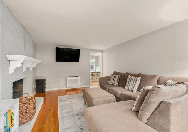 Photo 4 of Sale Pending at 38 Grandview Dr, Westfield, MA 01085 | MLS# 73575204 | Listing updated on 2026-09-17