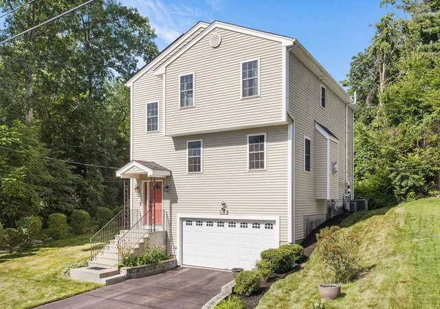 Photo 2 of Single family home for sale at 10 Egan Ave, Worcester, MA 01604 | MLS# 73573081 | Listing updated on 2026-09-12