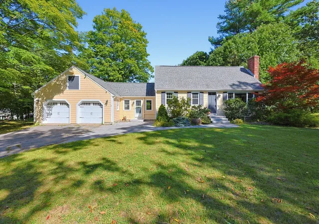 Photo 1 of Single family home for sale at 320 Newton St, Northborough, MA 01532 | MLS# 73577612 | Listing updated on 2026-10-04