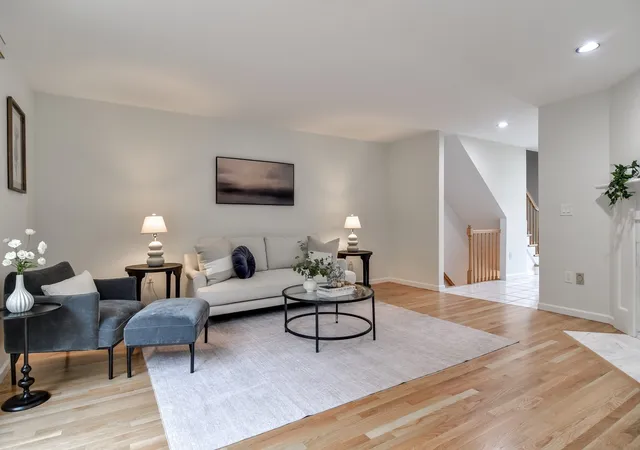 Listing Photo 4 - Condo for sale in building located at 23 Powder Hl Wy, Westborough, MA 01581 - Unit #23