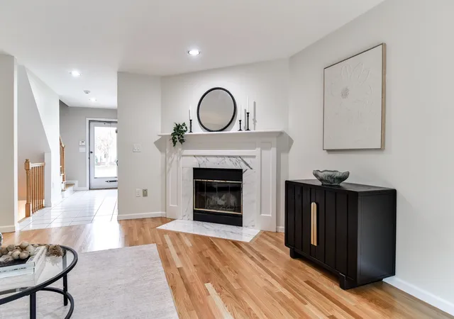 Listing Photo 5 - Condo for sale in building located at 23 Powder Hl Wy, Westborough, MA 01581 - Unit #23
