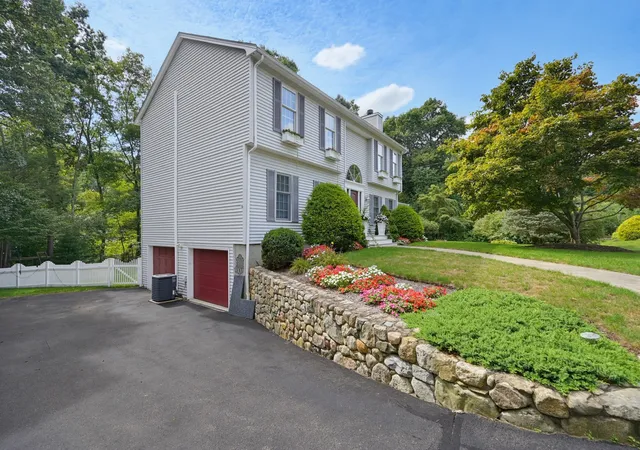 Photo 3 of Single family home for sale at 120 Hailes Hl Rd, Swansea, MA 02777 | MLS# 73571432 | Listing updated on 2026-09-06