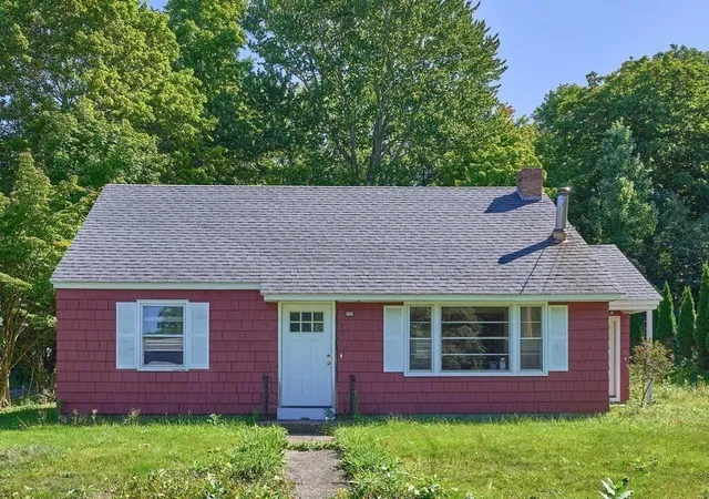 Photo 1 of Single family home for sale at 11 West St, Grafton, MA 01519 | MLS# 73582426 | Listing updated on 2026-09-28