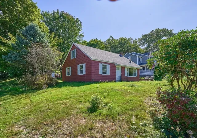 Photo 2 of Single family home for sale at 11 West St, Grafton, MA 01519 | MLS# 73582426 | Listing updated on 2026-09-28