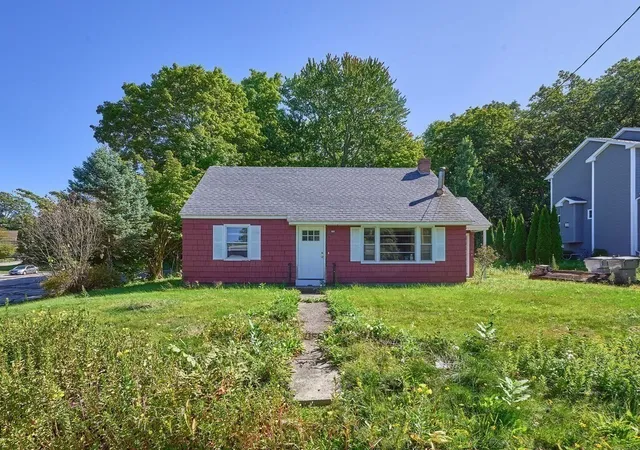 Photo 3 of Single family home for sale at 11 West St, Grafton, MA 01519 | MLS# 73582426 | Listing updated on 2026-09-28