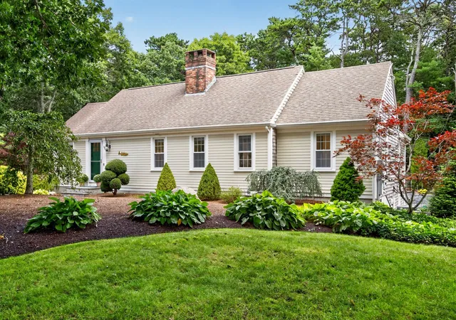Photo 1 of Single family home for sale at 4 Wolf Hl Rd, East Sandwich, MA 02537 | MLS# 73584440 | Listing updated on 2026-10-04
