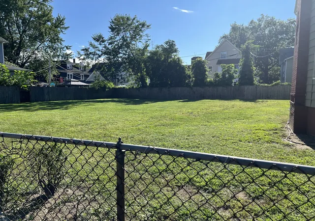 Photo 3 of Single family home for sale at 38 Northampton Ave, Springfield, MA 01109 | MLS# 73582914 | Listing updated on 2026-10-27