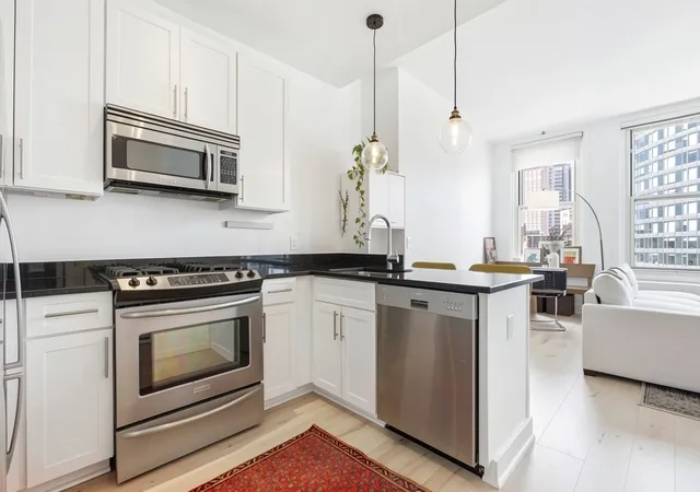 Listing Photo 4 - Condo for sale in building located at 70 Lincoln, Boston, MA 02111 - Unit #L616
