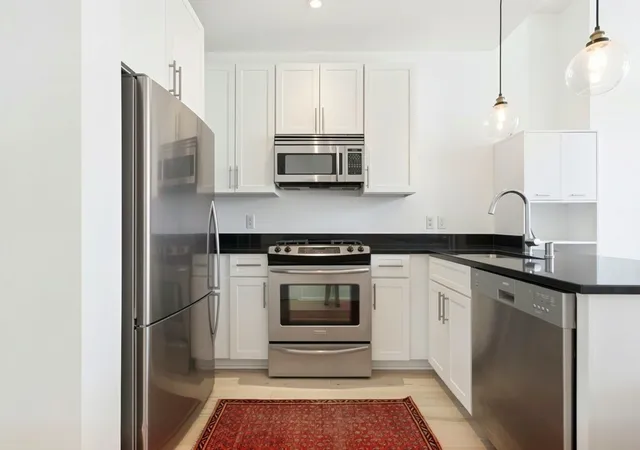 Listing Photo 5 - Condo for sale in building located at 70 Lincoln, Boston, MA 02111 - Unit #L616
