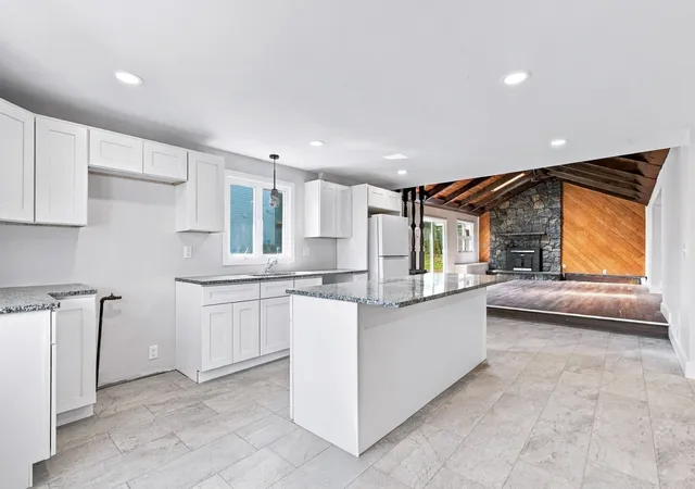 Photo 2 of Sale Pending at 133 State St, New Bedford, MA 02740 | MLS# 73575548 | Listing updated on 2026-09-24
