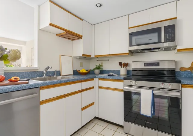 Photo 4 of Sale Pending at 975 Massachusetts Ave #108, Arlington, MA 02476 | MLS# 73573591 | Listing updated on 2026-09-24