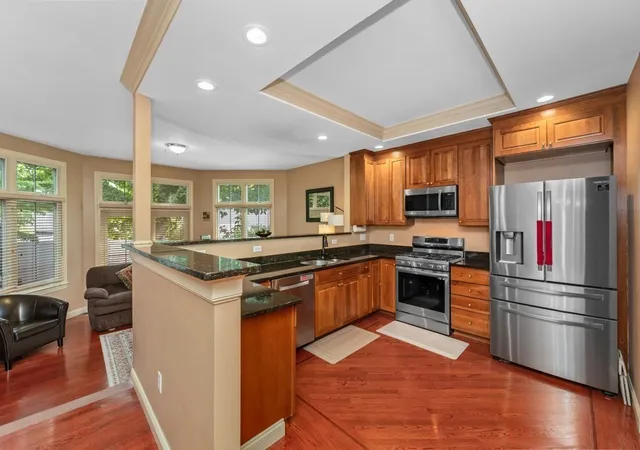 Listing Photo 2 - Condo for sale in building located at 522 Auburn St, Newton, MA 02466 - Unit #524