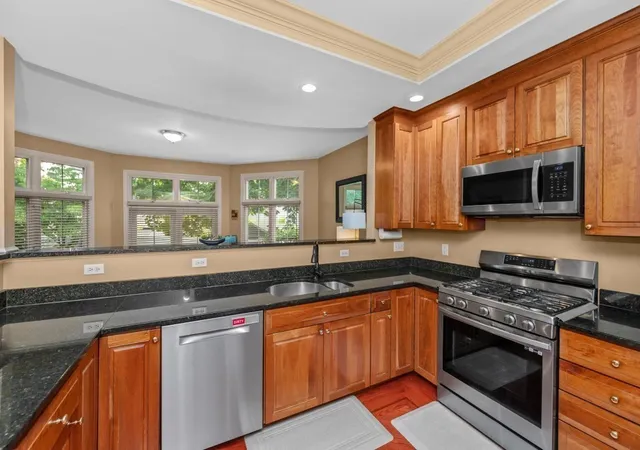 Listing Photo 3 - Condo for sale in building located at 522 Auburn St, Newton, MA 02466 - Unit #524