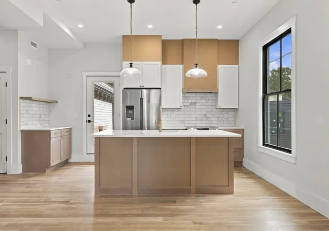 Listing Photo 3 - Condo for sale in building located at 93 Moreland St, Boston, MA 02145 - Unit #III