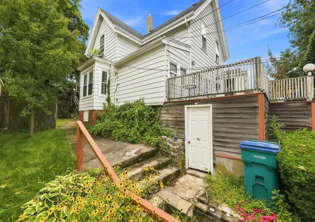 Photo 2 of House for sale at 431 Broadway, Lynn, MA 01904 | MLS# 73574144 | Listing updated on 2026-10-06