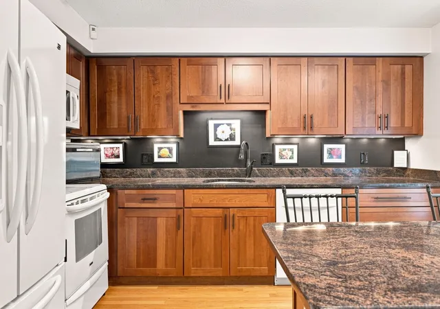 Photo 2 of Condo for sale at 2002 Pheasant Crk Ln #2002, Peabody, MA 01960 | MLS# 73574379 | Listing updated on 2026-09-13