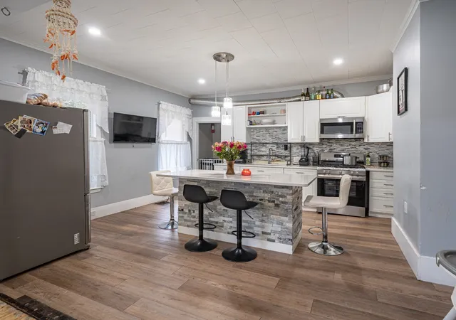 Photo 2 of Single family home for sale at 72 Mount Vernon St, Fitchburg, MA 01420 | MLS# 73577006 | Listing updated on 2026-09-22