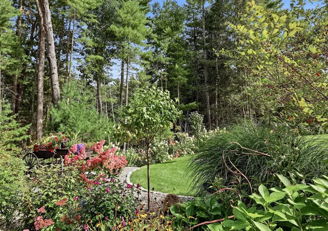 Photo 3 of Mansion for sale at 210 Crane Hl Rd, Wilbraham, MA 01095 | MLS# 73586735 | Listing updated on 2026-10-13