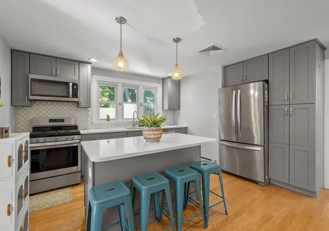 Photo 3 of Condo for sale at 84 West St #2, Quincy, MA 02169 | MLS# 73574672 | Listing updated on 2026-09-13