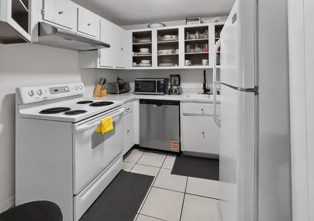 Photo 3 of Condo for sale at 685 Oak St #21-9, Brockton, MA 02301 | MLS# 73571820 | Listing updated on 2026-09-07