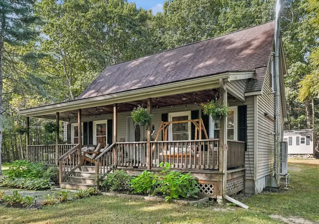 Photo 3 of Sale Pending at 900 Clark St, Gardner, MA 01440 | MLS# 73583640 | Listing updated on 2026-10-14