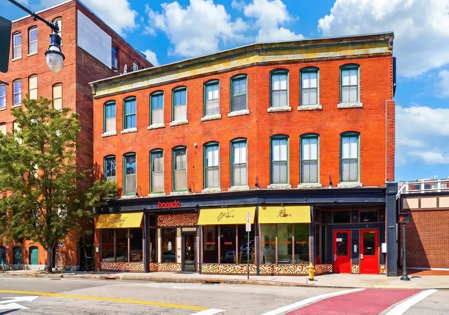 Listing Photo 1 - Condo for sale in building located at 82-88 Winter St, Worcester, MA 01604 - Unit #2B