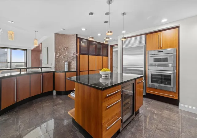 Listing Photo 5 - Condo for sale in Harbor Towers (Tower I) located at 85 E India, Boston, MA 02110 - Unit #PH FG