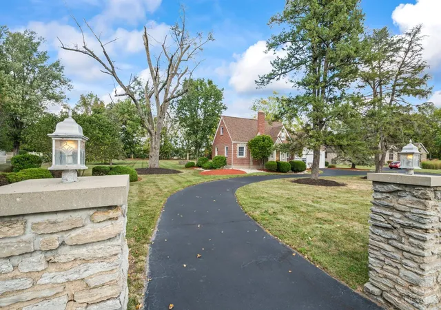 Photo 2 of Single family home for sale at 5794 River Rd, Fairfield, OH 45014 | MLS# 1858273 | Listing updated on 2026-09-11