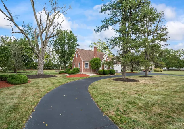 Photo 4 of Single family home for sale at 5794 River Rd, Fairfield, OH 45014 | MLS# 1858273 | Listing updated on 2026-09-11