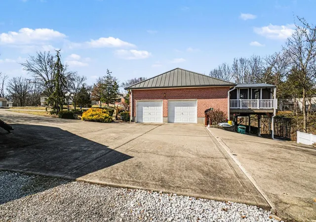 Photo 4 of Single family home for sale at 20902 Ridgecliff Ct, Lawrenceburg, IN 47025 | MLS# 1869909 | Listing updated on 2026-09-04