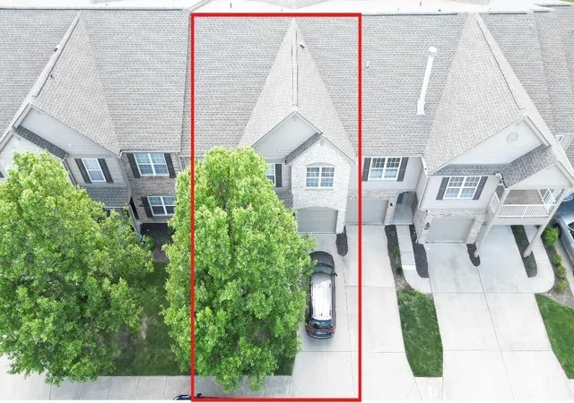 Photo 2 of Townhouse for sale at 5835 Bayswater Dr, Mason, OH 45040 | MLS# 1874961 | Listing updated on 2026-09-11