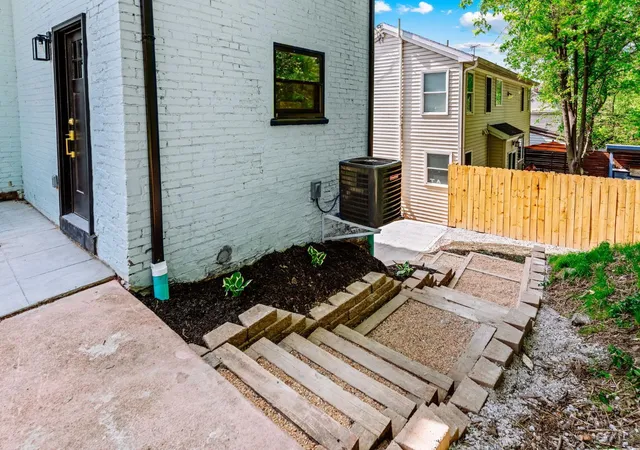 Photo 3 of Sale Pending at 3634 Columbia Pkwy, Cincinnati, OH 45226 | MLS# 1875246 | Listing updated on 2026-09-04