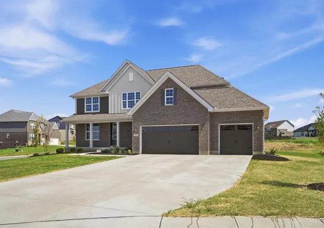 Photo 2 of Single family home for sale at 400 David Lee Ct, Mason, OH 45040 | MLS# 1875714 | Listing updated on 2026-09-03