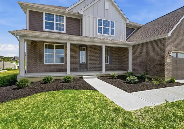 Photo 4 of Single family home for sale at 400 David Lee Ct, Mason, OH 45040 | MLS# 1875714 | Listing updated on 2026-10-04