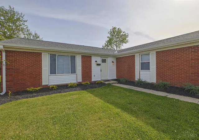 Photo 3 of Sale Pending at 12145 Hitchcock Dr, Forest Park, OH 45240 | MLS# 1876367 | Listing updated on 2026-09-05