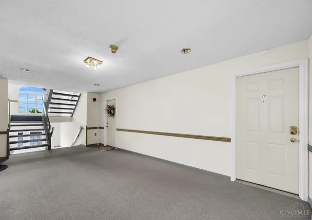 Listing Photo 2 - Condo for sale in building located at 3543 Jessup Rd, Cincinnati, OH 45239 - Unit #2B