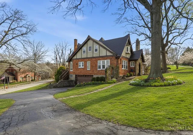 Photo 2 of Sale Pending at 6610 Hudson Pkwy, Cincinnati, OH 45213 | MLS# 1877994 | Listing updated on 2026-09-05