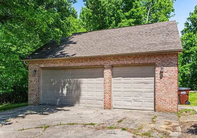 Photo 3 of Sale Pending at 305 Eagle Knoll Dr, Washington Twp, OH 45153 | MLS# 1878823 | Listing updated on 2026-09-06