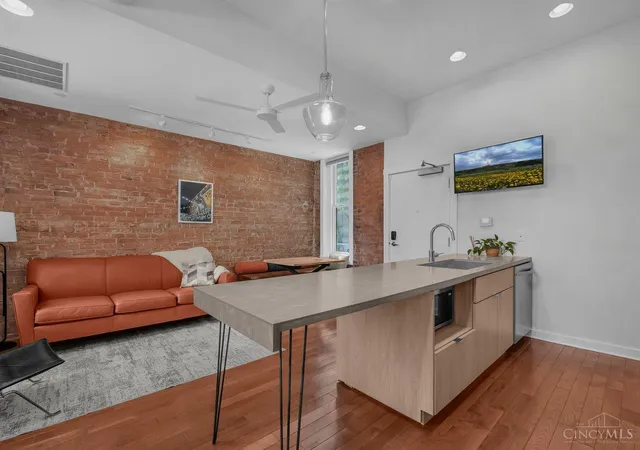 Photo 2 of Condo for sale at 1509 Pleasant St #151, Cincinnati, OH 45202 | MLS# 1879522 | Listing updated on 2026-09-11