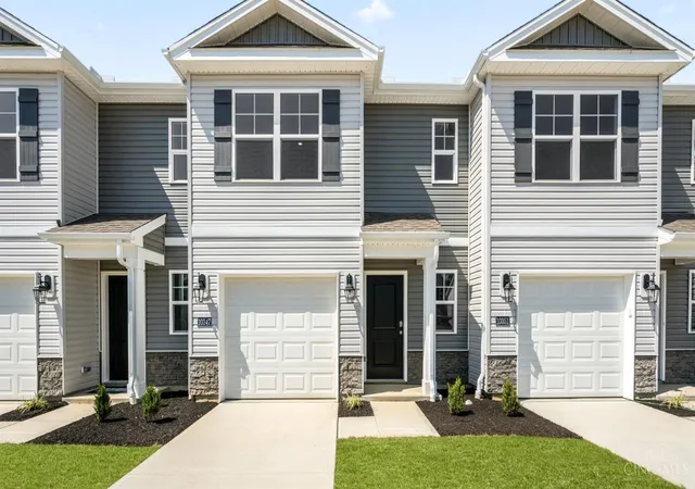 Photo 3 of Townhouse for sale at 10347 Mae Ct, Cincinnati, OH 45251 | MLS# 1879542 | Listing updated on 2026-09-09
